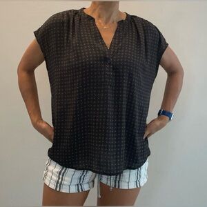 Navy print Banana Republic lightweight, soft and easy to care for